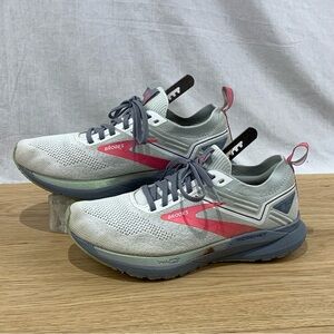 Brooks Ricochet 3 Running Shoes Gray White Pink Women’s Size 7.5 B